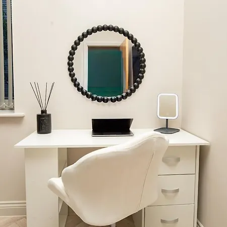 Modern 2Bed City Centre Apt By Briggate, Sleeps 5 Leeds (West Yorkshire)