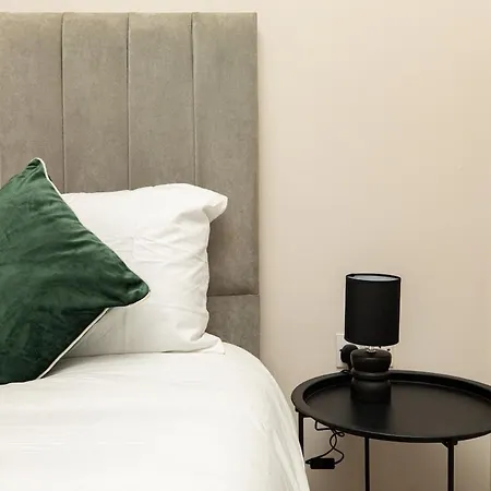 Modern 2Bed City Centre Apt By Briggate, Sleeps 5 * Leeds (West Yorkshire)