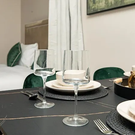 Modern 2Bed City Centre Apt By Briggate, Sleeps 5 * Leeds (West Yorkshire)